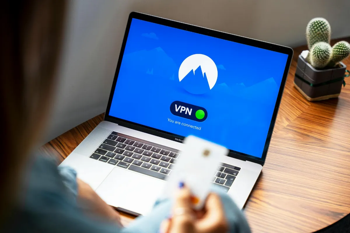 Hemat 87% dengan VPN Terbaik