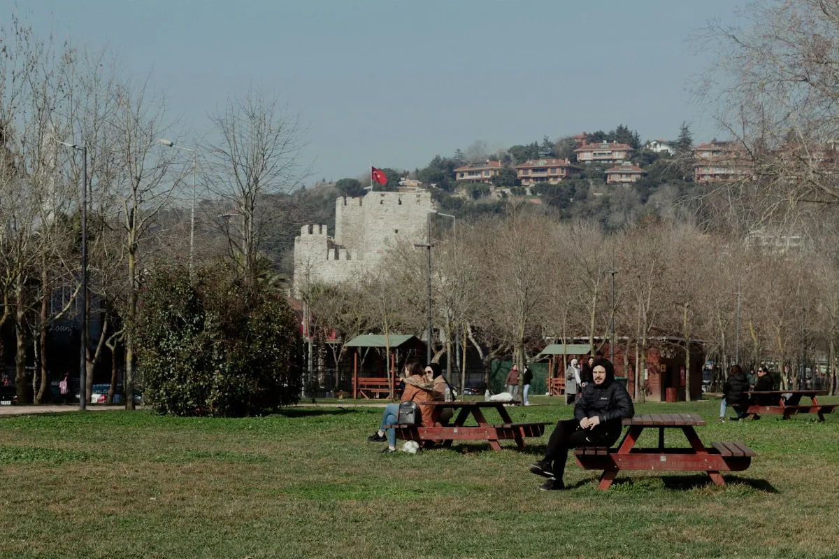 Blue Origin Tunda Penerbangan Wisatawan Luar Angkasa