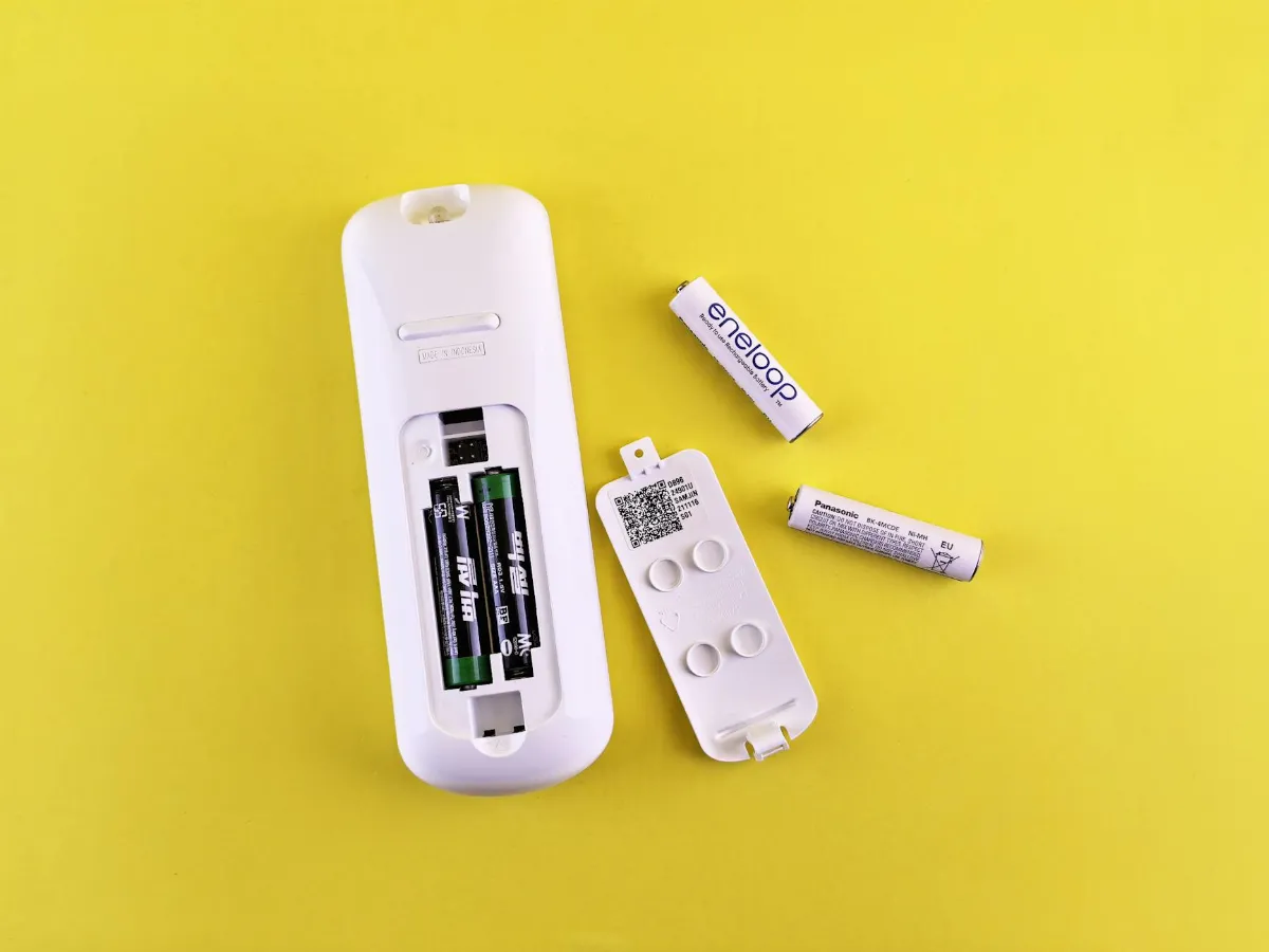 Ganti Baterai AirTag Anda